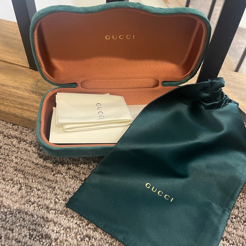 GUCCI SUNGLASS VELOUR CASE